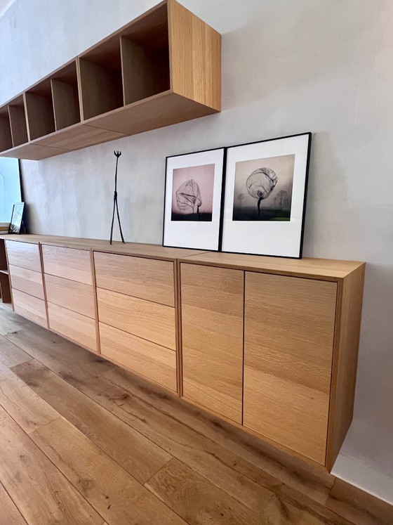 Image 1 of Bolia Case boekenkast met lades, planken en deuren in wit gepigmenteerd geolied eikenhout, fineer