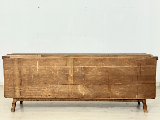 Image 1 of Buffet vintage de luxe – Buffet style milieu du siècle avec détails dorés et bois précieux