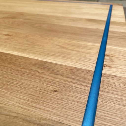 Table de salle à manger artisanale | Chêne massif et époxy bleu métallisé | Neuve (Professionnelle)