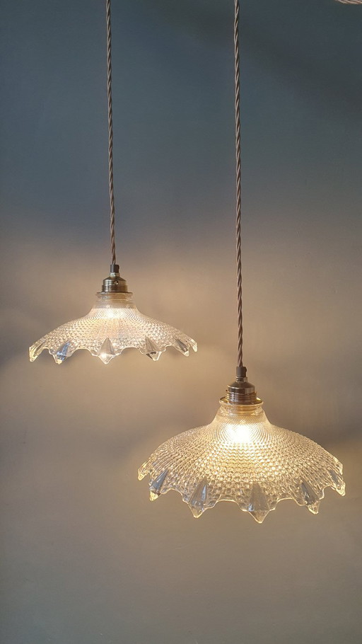 Set (2) Lámpara colgante Holophane, Art Déco, cristal fundido con estructura acanalada