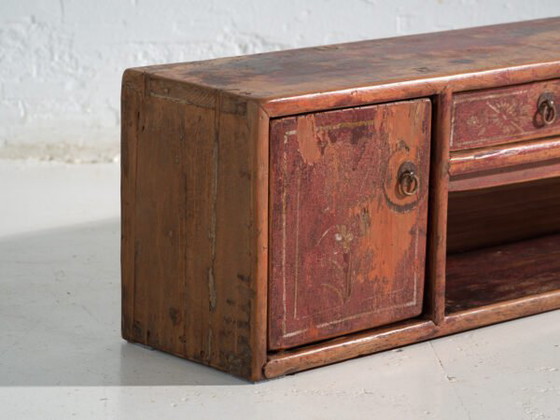 Ancien meuble bas long en bois de pin peint – Chine, circa 1930 – Vaisseliers, Iron (photo 16 of 40)