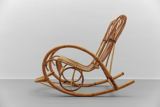 Image 1 of Sedia a dondolo in rattan e bambù, stile Mid-Century Modern, anni '60