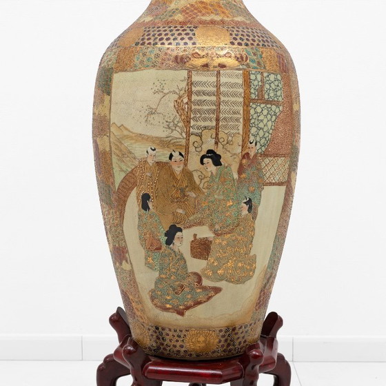 Large Japanese Royal Satsuma Vase With Figural And Gilt Decoration – Ceramic (photo 3 of 9)