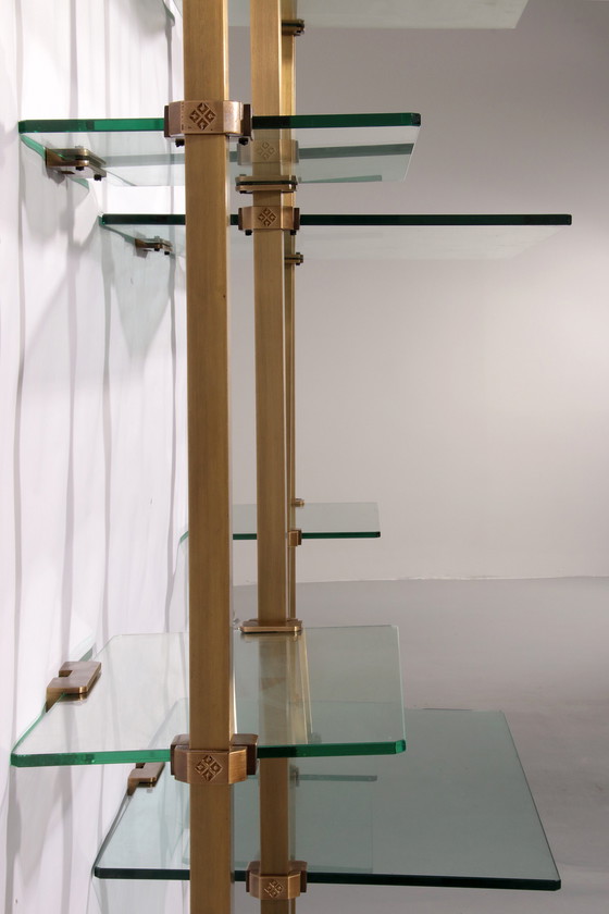 Image 1 of Peter Ghyczy, mobiletto da parete in ottone molto raro, modello R16, 1970