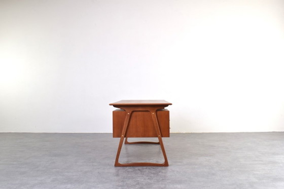 Image 1 of Scrivania esecutiva Mid-Century in teak di Svend Åge Madsen per H.P. Hansen, anni '60