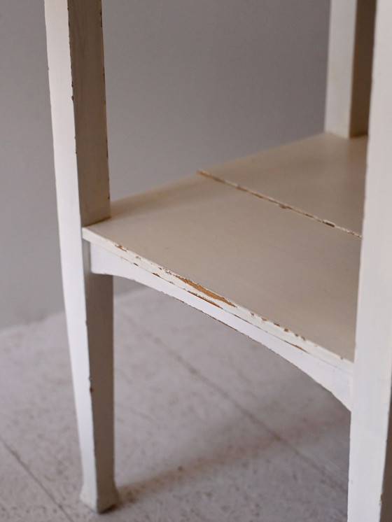 Image 1 of Paar mid-century Scandinavische witgeschilderde nachtkastjes