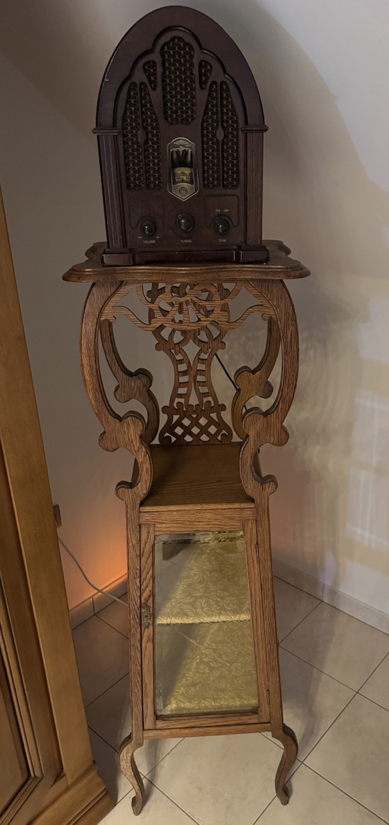 Image 1 of Jugendstil-Piedestal mit optionalem Radio