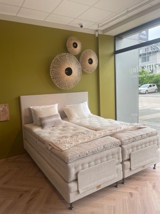 Image 1 of Mattsons Lotus Adjustable 180x210cm incl. hoofdbord (Firm/Extra Firm)