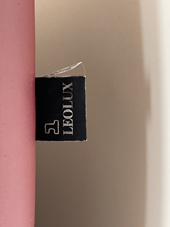 Stijlvole Leolux Vinja 2-zits designbank in koraalrood leer – 2 zitsbanken, Leather (photo 10 of 10)