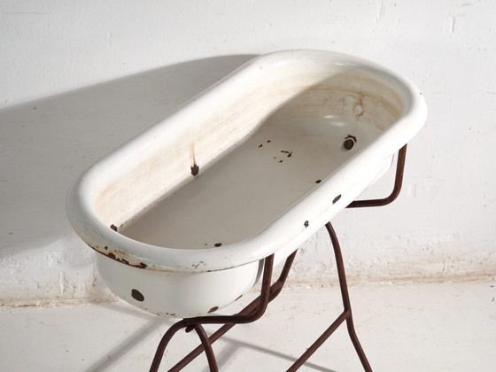 Antique bathtub in enamelled iron – Central Europe, circa 1950 #5 – Decorative Objects, Industrieel (photo 16 of 40)