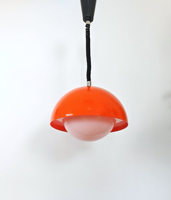 Suspension orange et blanche, Métal, Verre, Mid Century Modern (photo 9 sur 11)