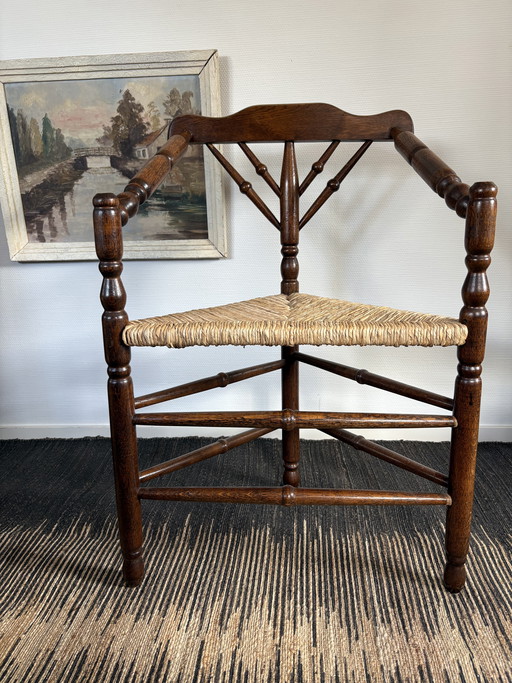  Vintage Antiek 20ste eeuw eiken hoekstoel met biezen zitting h85cm