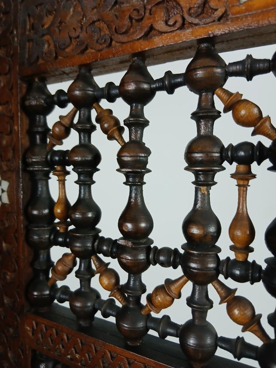 Image 1 of Paravento siriano dei primi del XX secolo intarsiato con madreperla