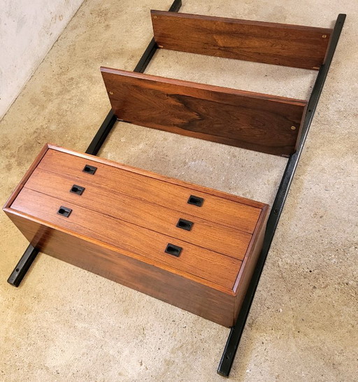 Vintage wall system in rosewood from Topform