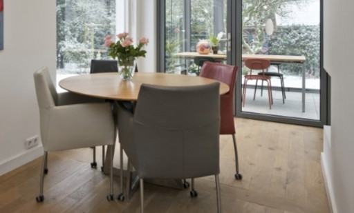 Vendo bellissimo tavolo da pranzo in rovere, diametro 125 cm. – eettafels, Metal, Wood (photo 2 of 12)
