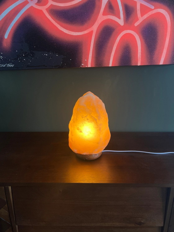 Very Large Himalayan Salt Lamp from the 70s. Creates a cozy light and a great atmosphere! – Table lamps (photo 5 of 5)