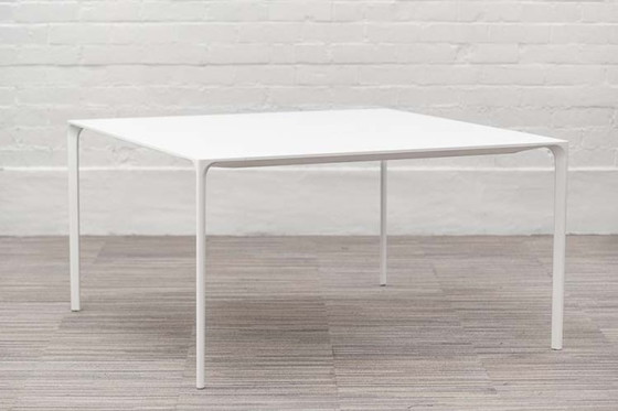 Image 1 of Arper Nuur #0800 Vergadertafel