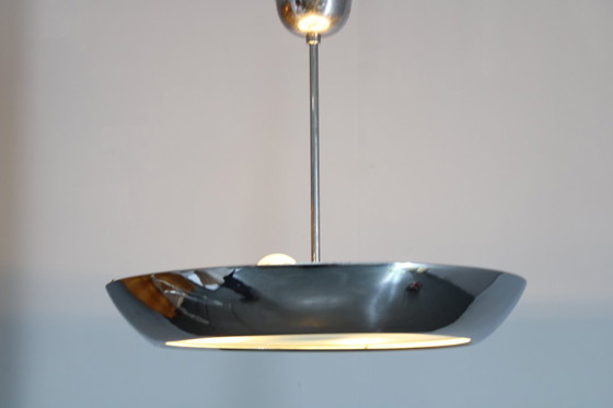 Image 1 of 1930 Bauhaus / Functionalistische Verchroomde Kroonluchter "UFO" van Josef Hurka voor Napako, Tsjecho-Slowakije