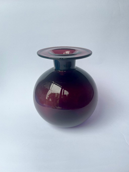 Finnish Design – Nanny Still Purple Saturnus Vase for Riihimäen Lasi OY