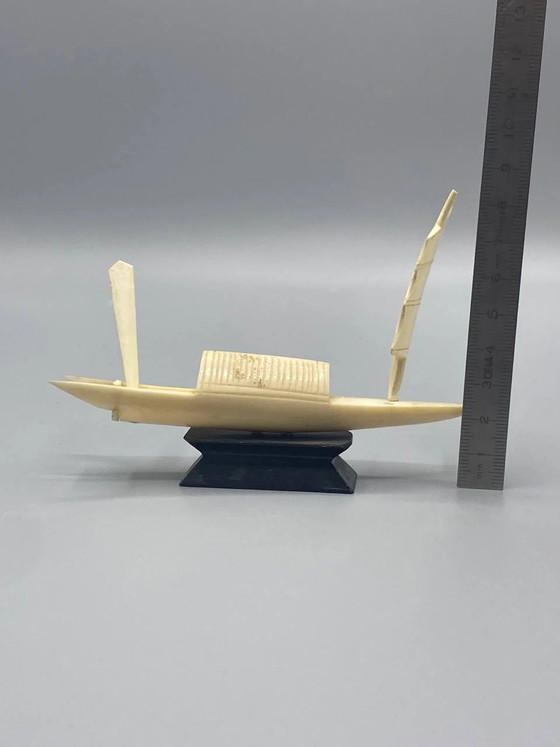Miniature Chinese Junk – Antique Sculpture on a Base – Decorative Objects, Aziatisch (photo 5 of 5)
