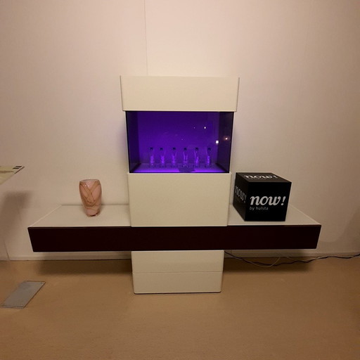 Hülsta Now 15 display cabinet