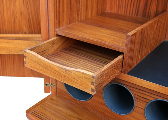 Mueble bar danés de teca de Illum Wikkelsø para CFC Silkeborg, años 60 – Wood (photo 9 of 11)