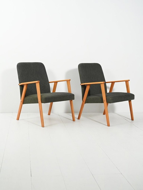 Image 1 of Coppia di poltrone in faggio con rivestimento grigio