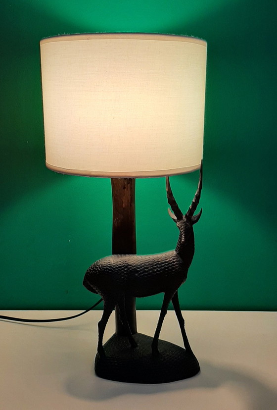 Image 1 of Lámpara de mesa con antílope de ébano, Kenia, década de 1960.