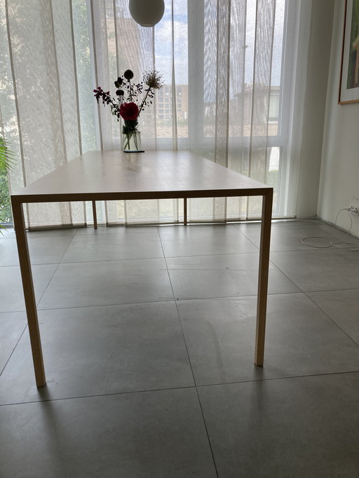 Arco Slim Table