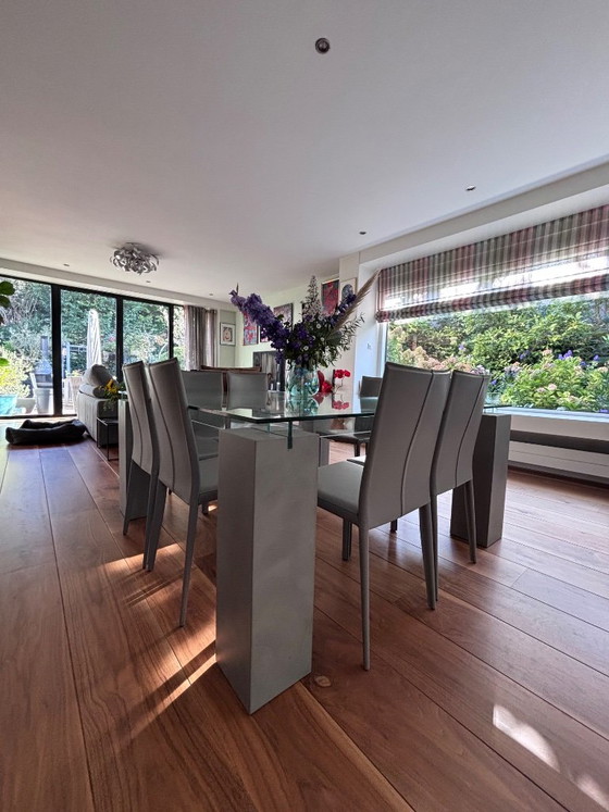 Roche Bobois Tenere Dining Table with 8 Alex Leather Chairs, Dining set, Glass, Grey (photo 2 of 7)