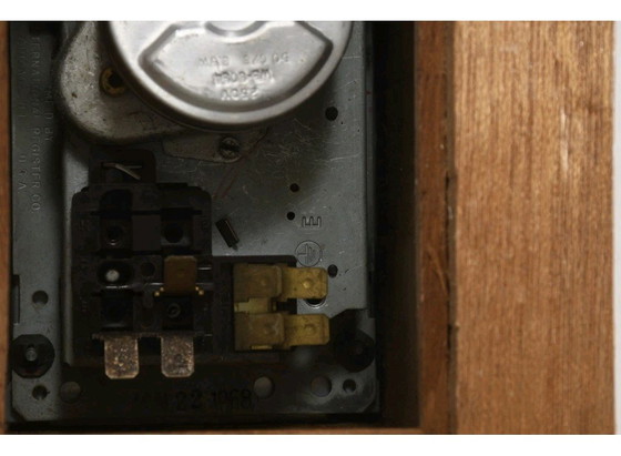 Image 1 of Küchen Zeitschaltuhr gemarkt WB-8084 Chicago USA mit Holzgehäuse