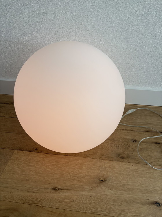 Ilu Plastic Sphere Lamp – Table lamps, Glass (photo 5 of 5)
