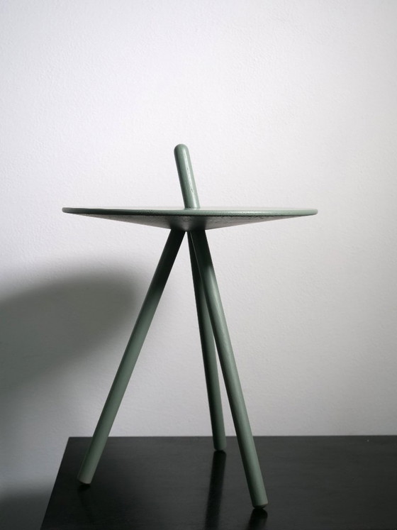 Tavolino laterale WOUD Design, modello Come Here – Tavolini, Wood (photo 7 of 9)