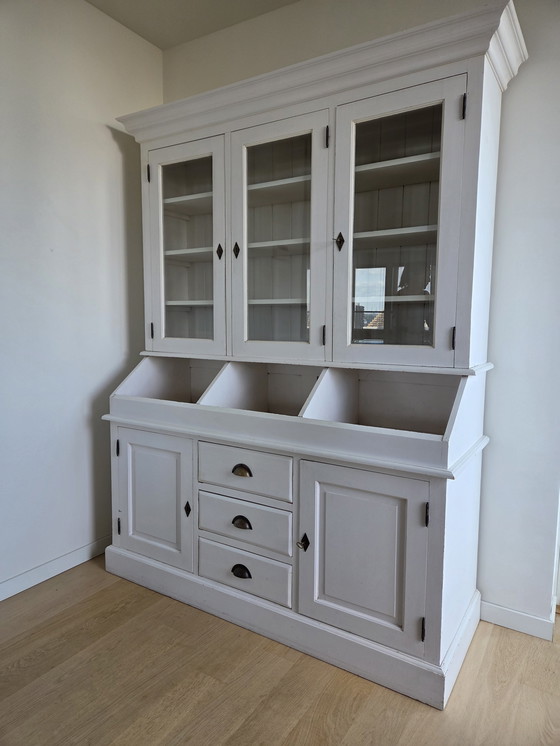 Image 1 of Buffet cabinet cream white.