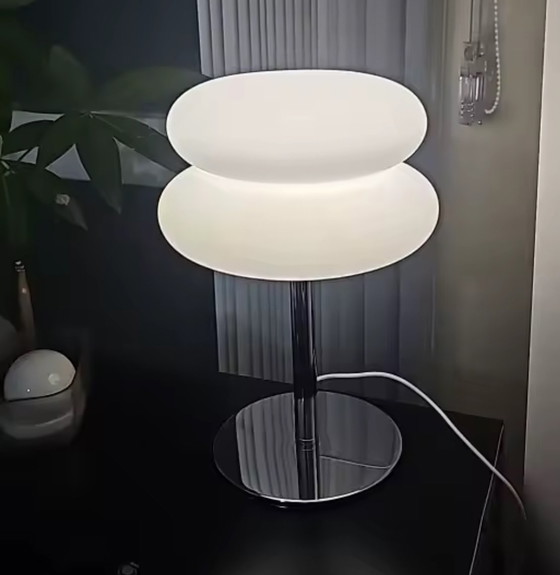 Image 1 of Lampada da tavolo in stile Bauhaus vintage scandinavo