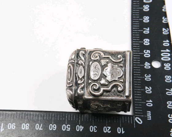 Image 1 of Bellissima scatola in miniatura in argento sterling con coperchio, datata 1864, monogrammata