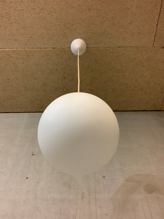 Image 1 of Grande lampada a globo bianca, Glashutte Limburg.