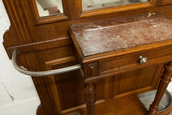 Image 1 of Vestiaire Napoléon III en noyer fin 19e, 3 miroirs, marbre