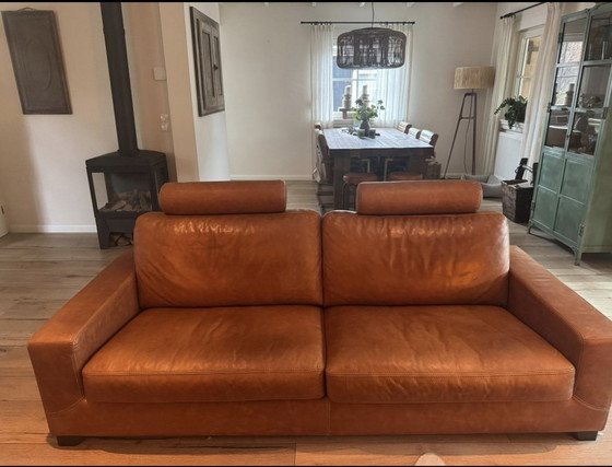 Image 1 of MACHALKÉ COGNAC 2,5-SITZER-SOFA