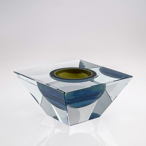 Oiva Toika, Cut crystal-glass Art-Object, Model 3101, Nuutajärvi-Notsjö ca. 1990