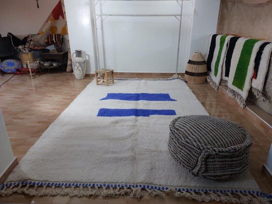 Traditioneel handgemaakt wollen vloerkleed, blauw en wit, handgemaakt, afmeting 2/3 meter – Ahrend (photo 3 of 7)