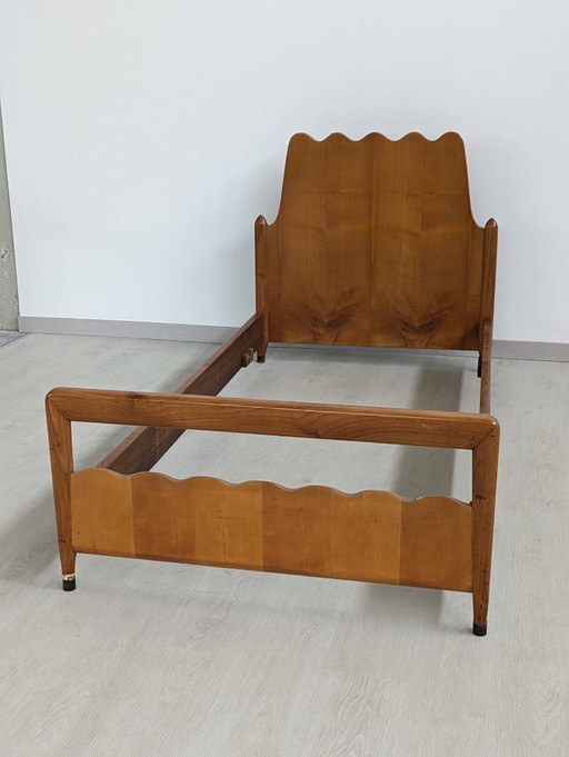 Lit - Bois - avec une finition légèrement brillante, dans le style de Gio Ponti
