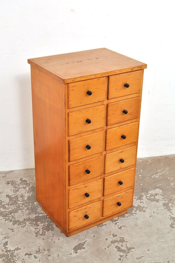 Image 1 of Vintage schoolkast/ ladekast in beukenhout, jaren 50