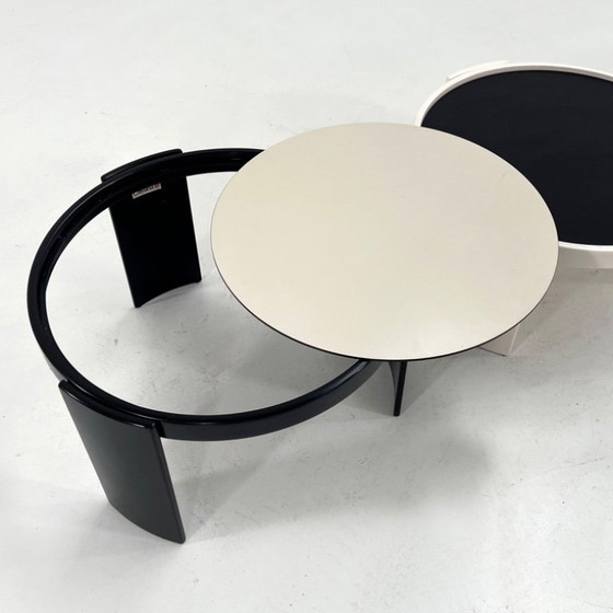 Image 1 of Paarweise oder große, wendbare Beistelltische Modell 780 von G. Frattini für Cassina, 70er Jahre