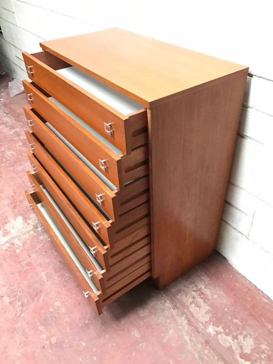 Mid-Century Teak Chest of Drawers, 1960s – Mid Century Modern (photo 5 of 7)