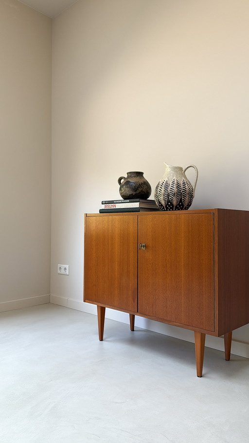 Vintage-Holzschrank mit 2 Türen