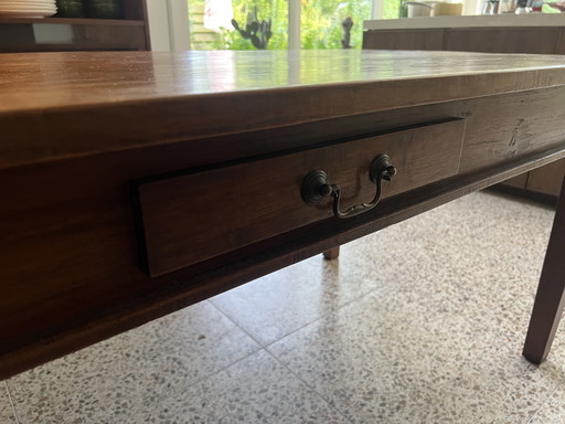 Landelijke houten tafel