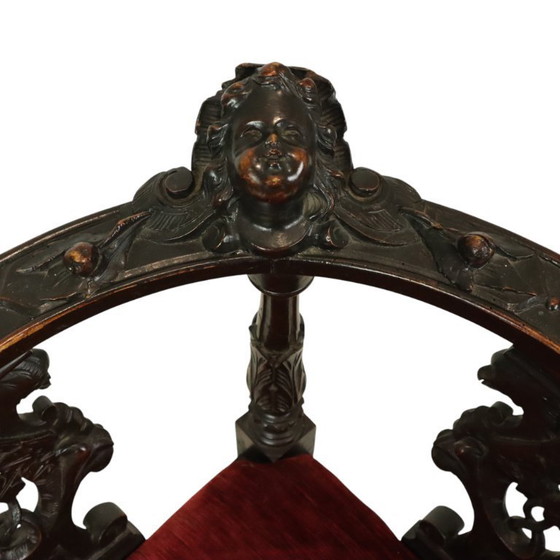 Image 1 of Fauteuil d'angle ancien en chêne italien de style Renaissance