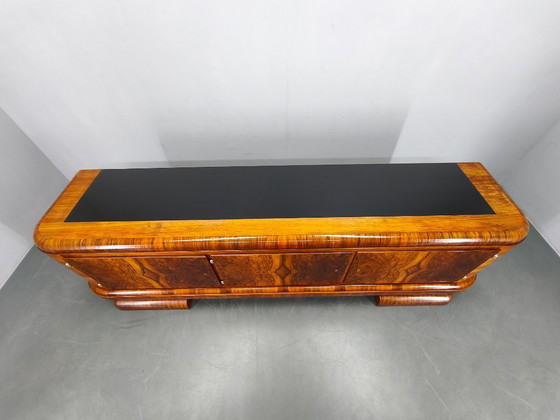 Image 1 of Art Deco dressoir van walnotenhout, Tsjechoslowakije, jaren 1930
