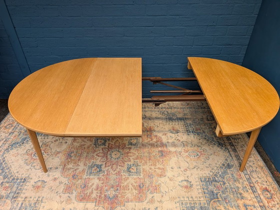 Image 1 of Vintage eiken ronde eettafel, model 55 van Omann Jun, jaren 60